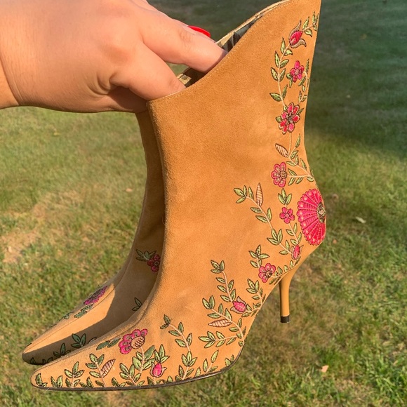 70’s Floral Embroidered Funky Booties - Picture 11 of 12